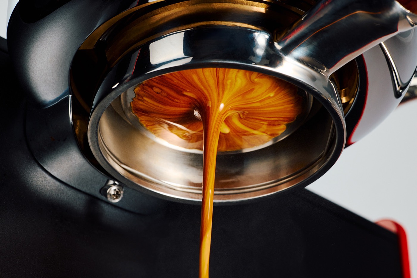 Espresso pulling from a Fellow Espresso Series 1